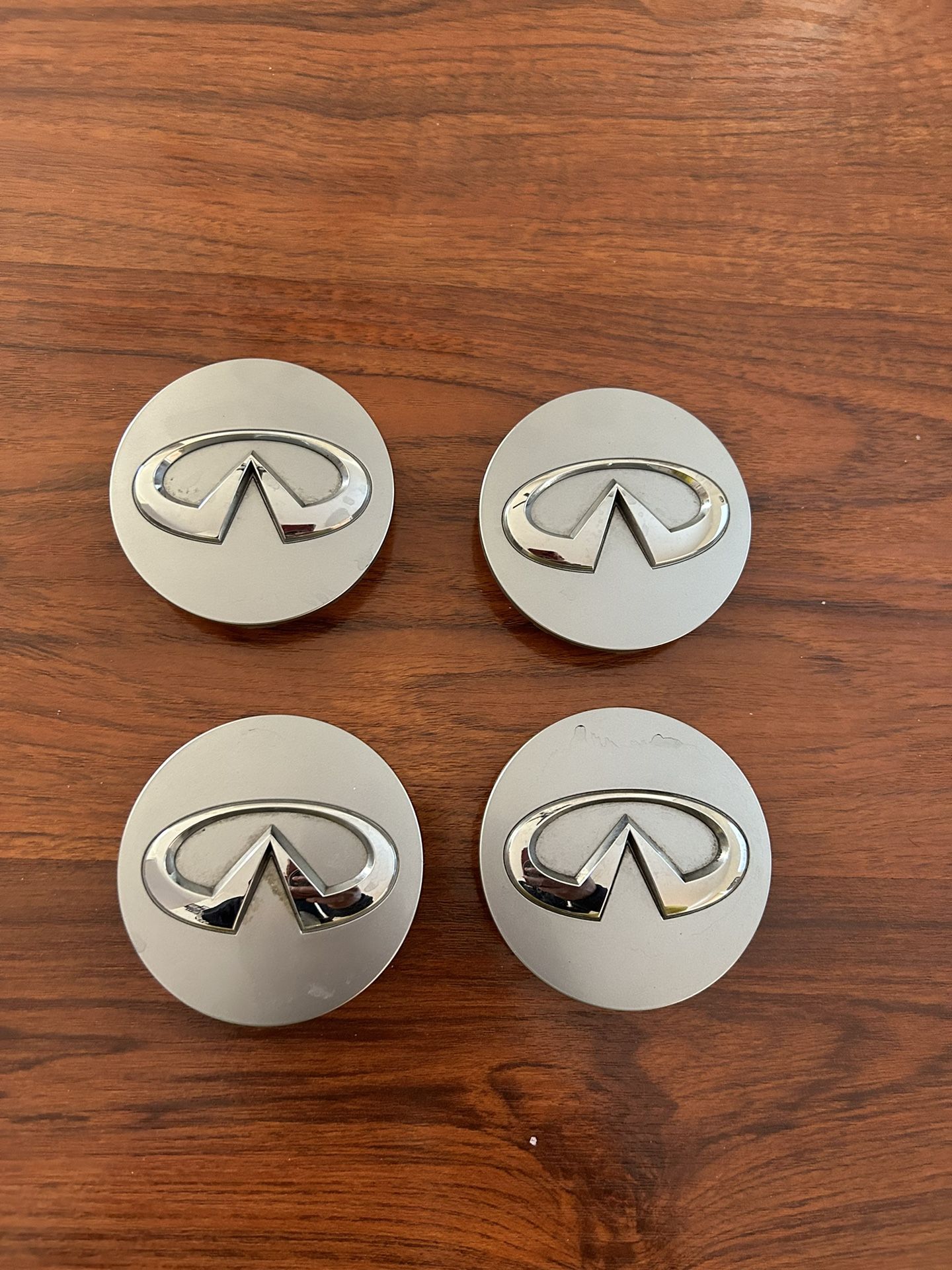 Infiniti QX80 QX56 Center Caps Oem