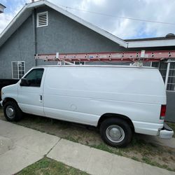 2001 Ford E-350