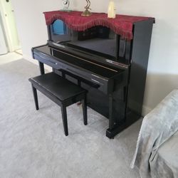 YAMAHA  PIANO