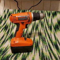 Black And Decker 18 Volt Drill And Battery No.charger But Works Well