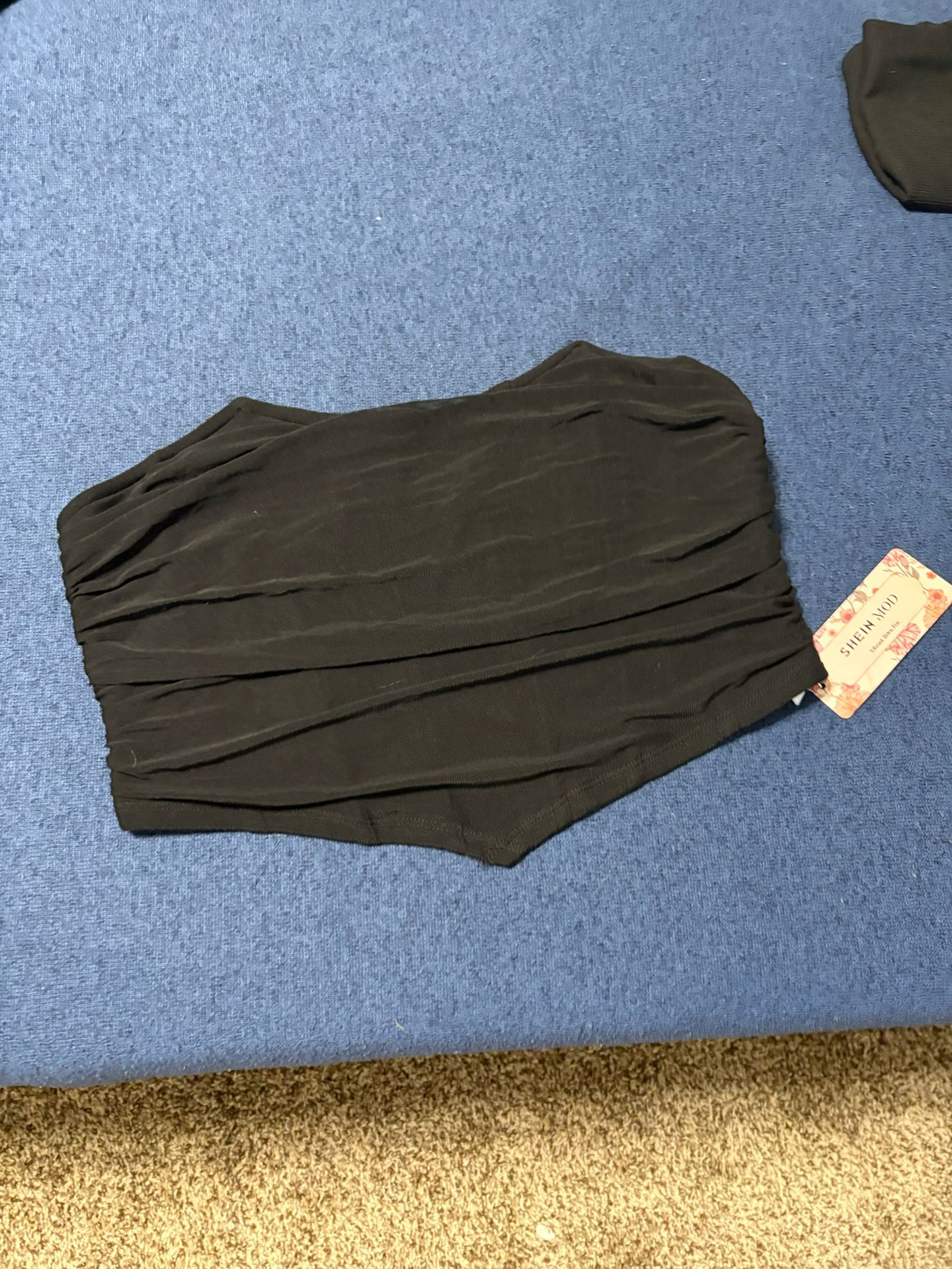 strapless top