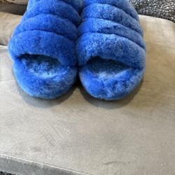 Ugg Slides Women/ Kids Sizes 8.5 And 6