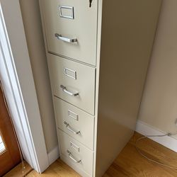 4 drawer lockable Staples  metal filing cabinet - like brand new!