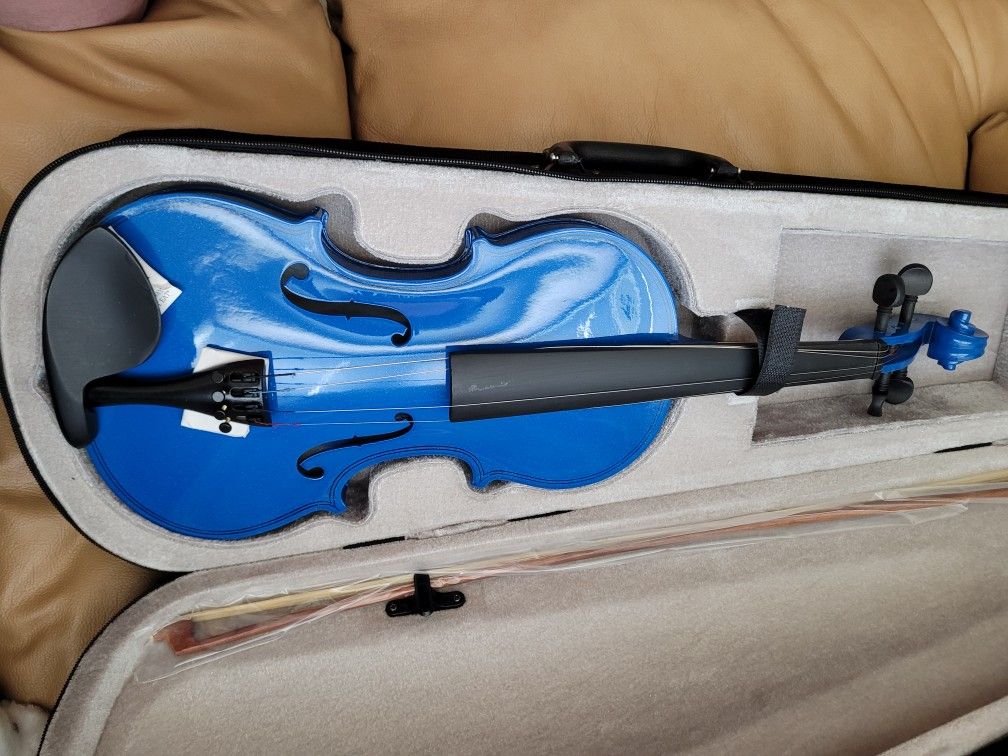 New!! 4/4 Violin. Royal Blue