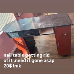 Nail table