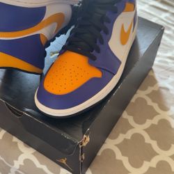 Jordan 1 Mid Lakers 