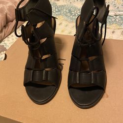 Woman Dress Shoes … Size 6 1/2 Black