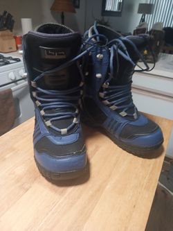 Men's Size 10 LTD Snowboarding Boots In Brand New Condition C Description