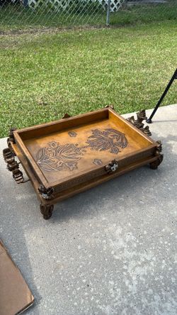 Center piece tray for tables