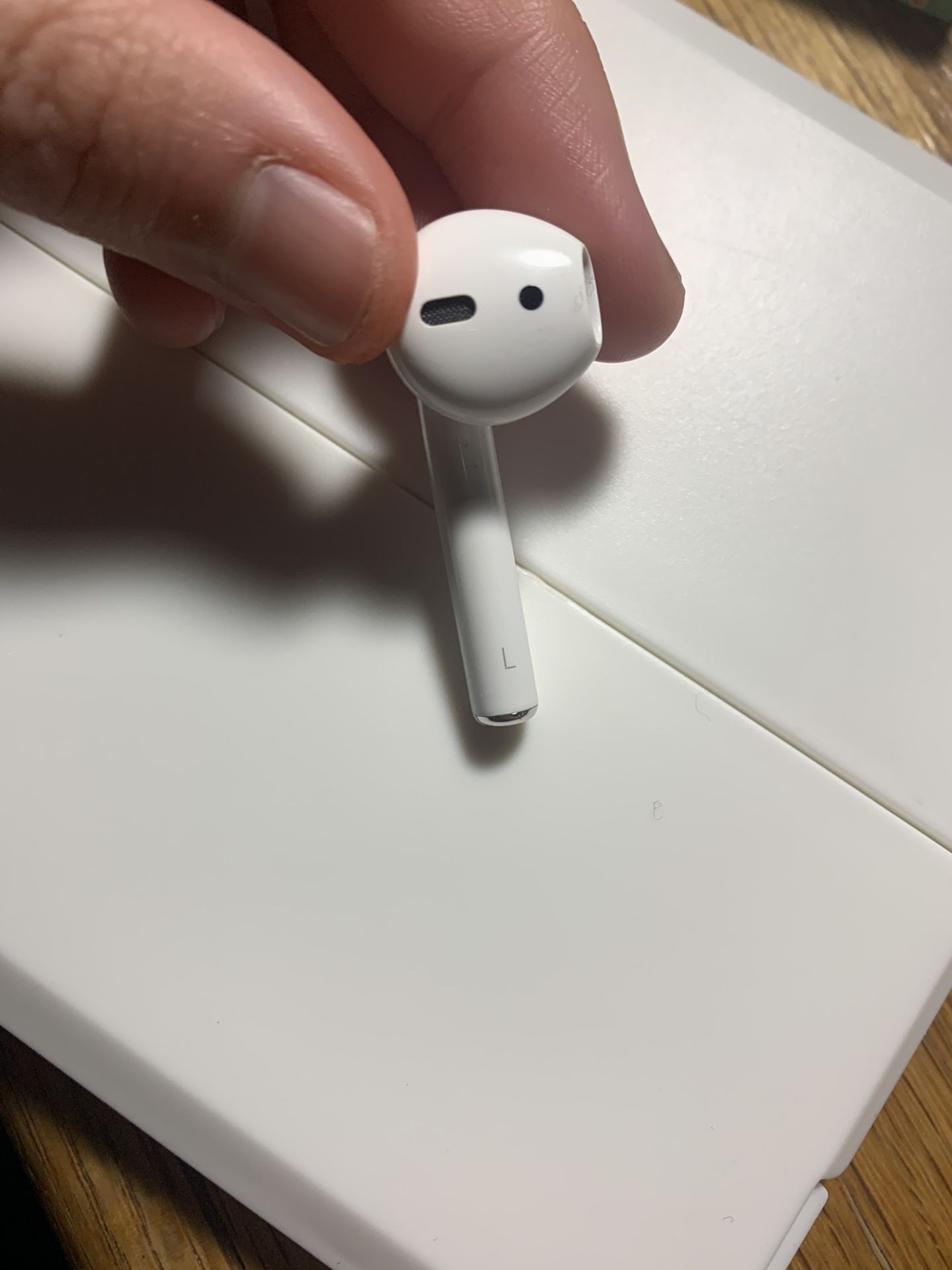 Airpods left ear ONLY
