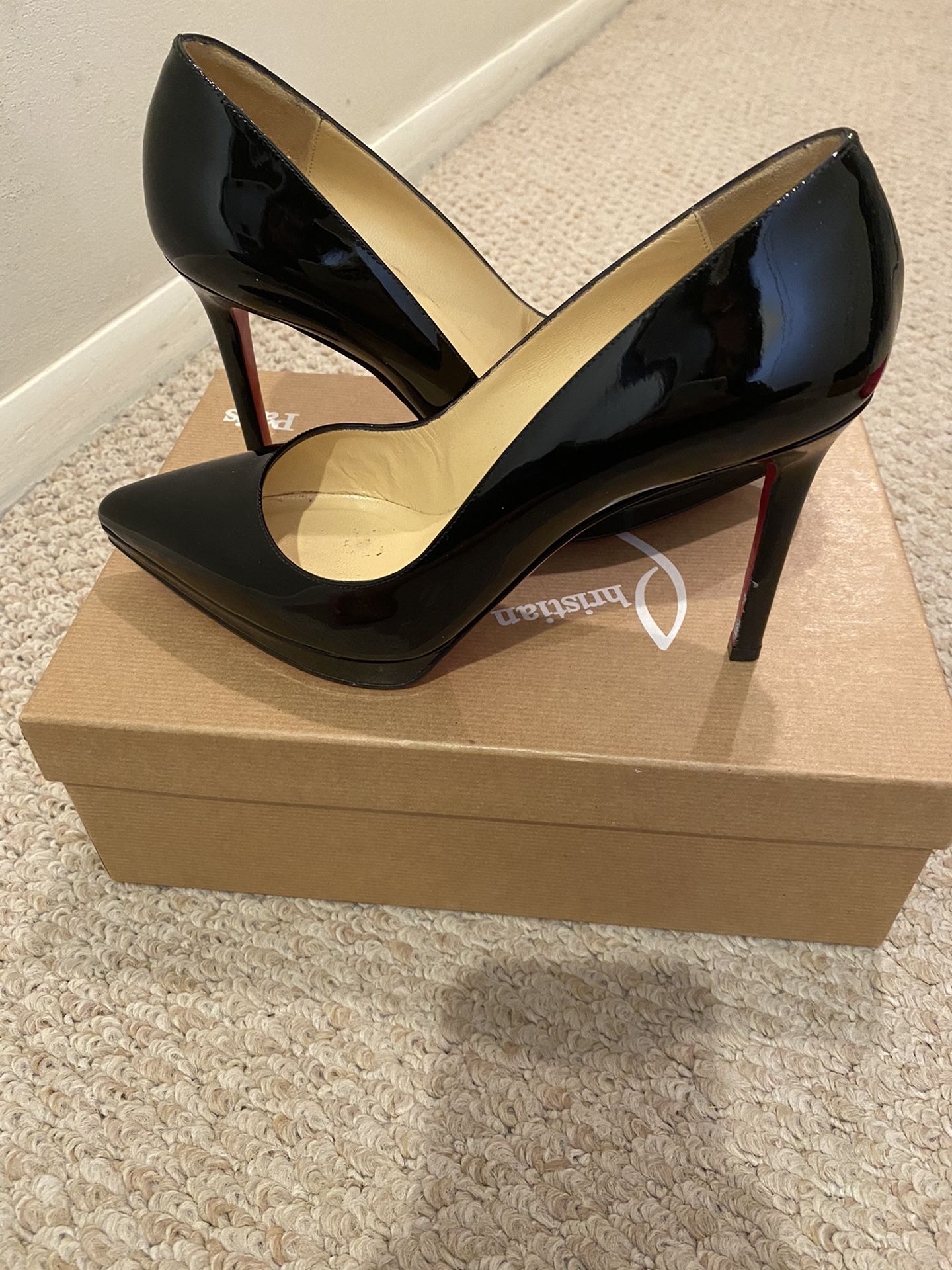 Christian Louboutin Pigalle Plato Black Patent Heel. Size 38.5