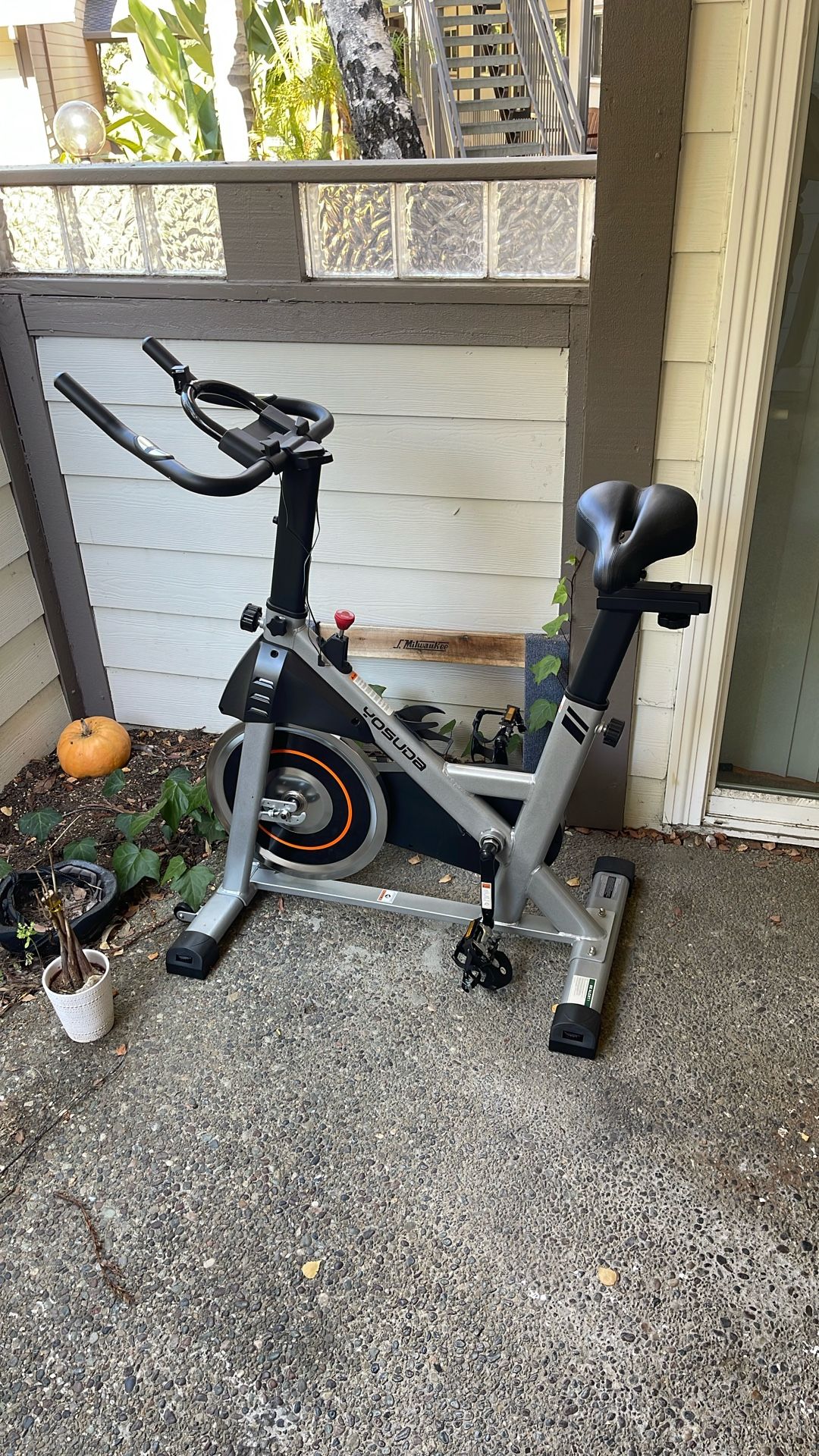 Yosuda Exercise Bike (barely used)