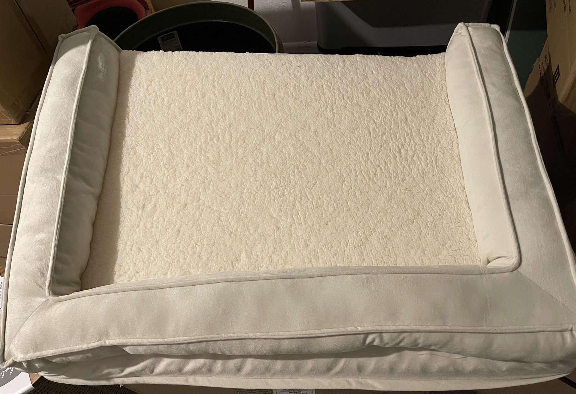 Brand New Large Dog Bed!!!!