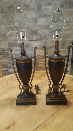2 lamps
