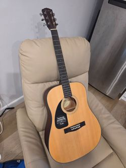 Fender guitar CD100