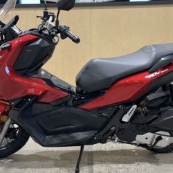 Honda Adv150 Scooter (red)