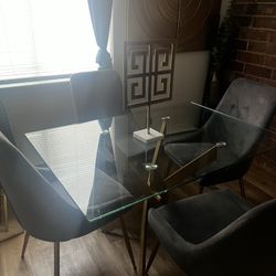 Table With Chairs 