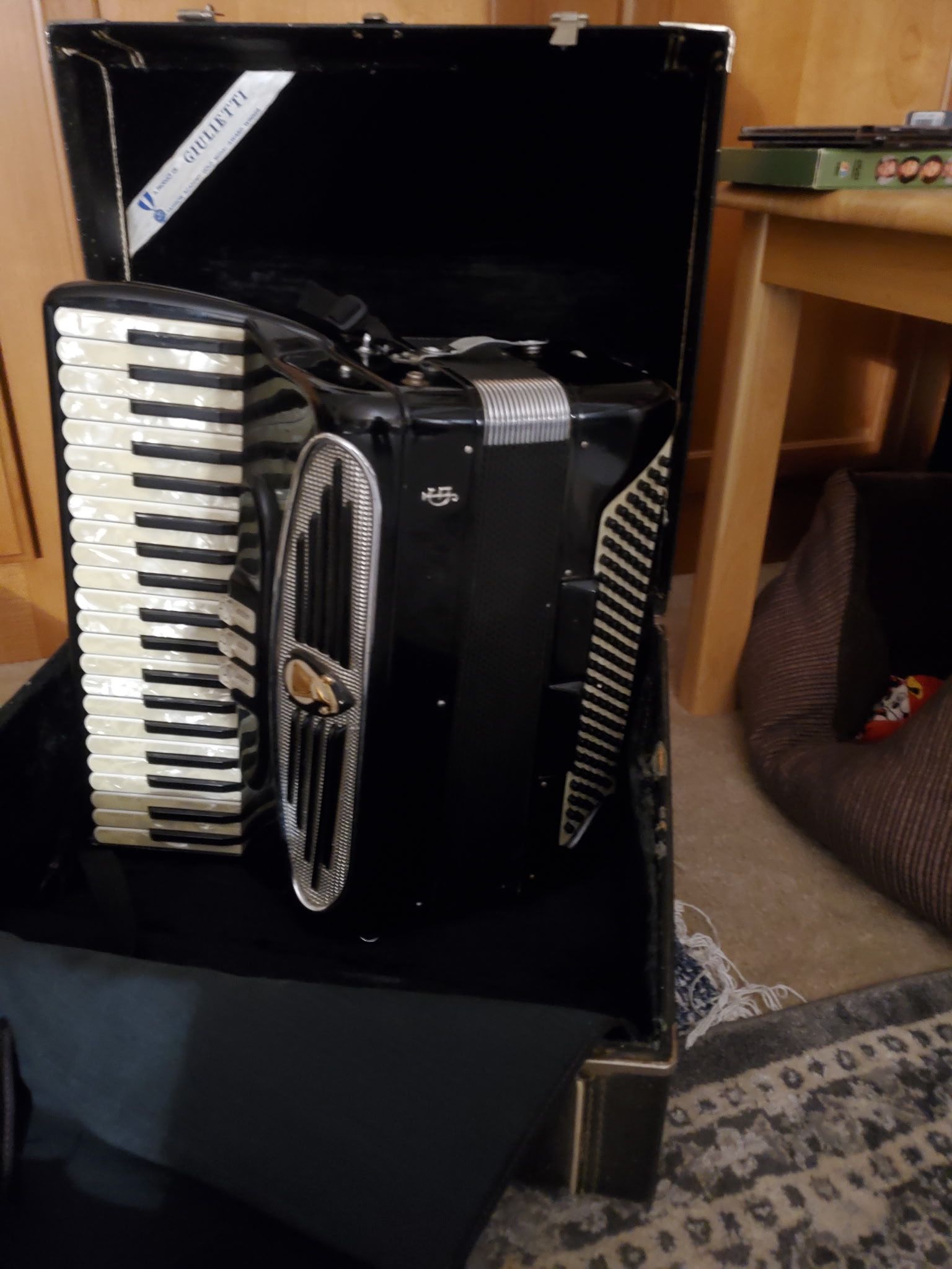 Vintage Giulieti S32 120 Bass Accordion For sale