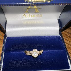 Wedding / Engagement Ring