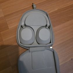 Sony Xm5s 