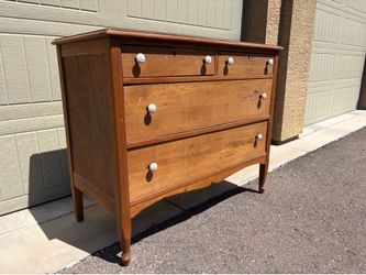 Solid Wood Vintage Dovetail 4-Drawer Dresser