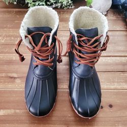 SIZE 6 WOMENS HOLLIS BLUE LACED DUCK BOOTS