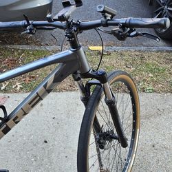 2024 Trek Marlin 6 Gen 3 , EXCELLENT CONDITION 