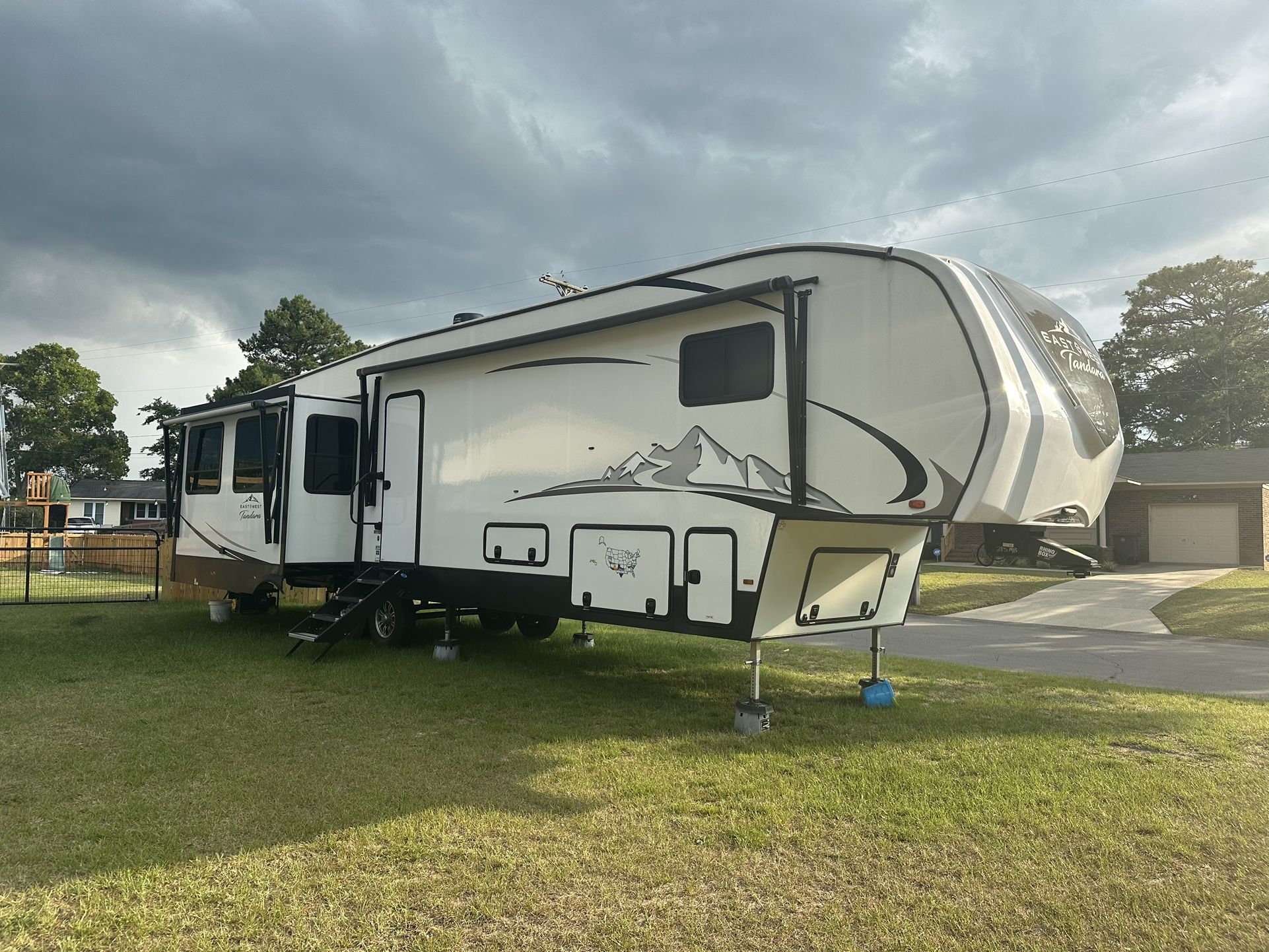 2023 East To West Tandara 385MB