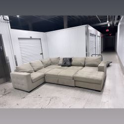 Comfy, Gray Sectional Couch