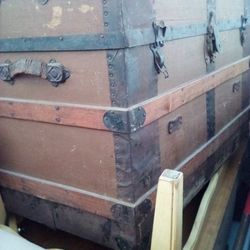 Vintage Steamer Trunk