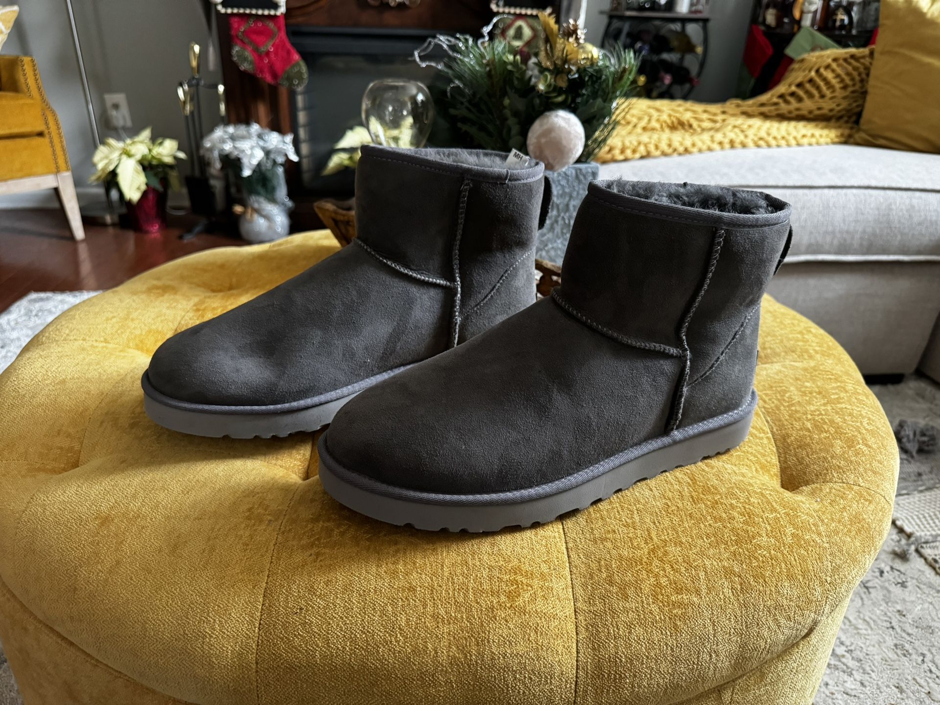 UGGw® Classic Mini Boots (Men’s), Gray Sizes 12M