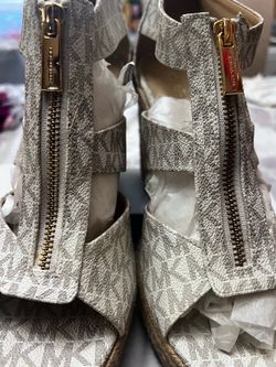 Women’s size 10 shoes