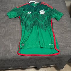 Almost Brand New México Shirt Used Once Size MEDIUM 