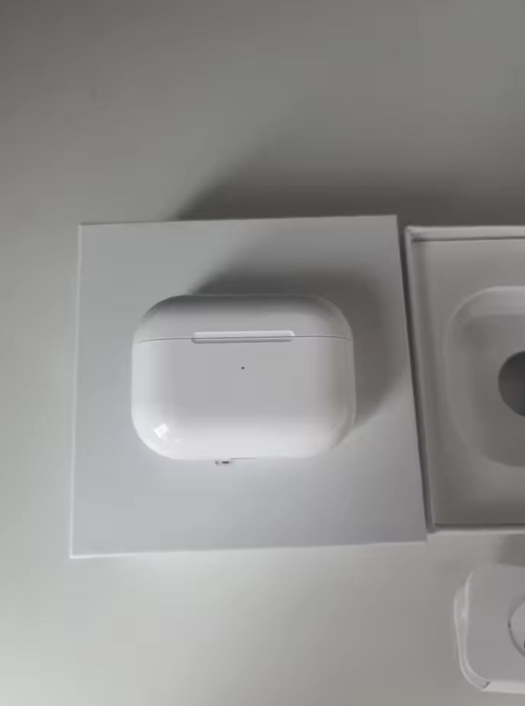 selling airpod pro 2