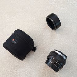 Camera Lens 50 mm f/1.4 Canon EF Zeiss Planar 