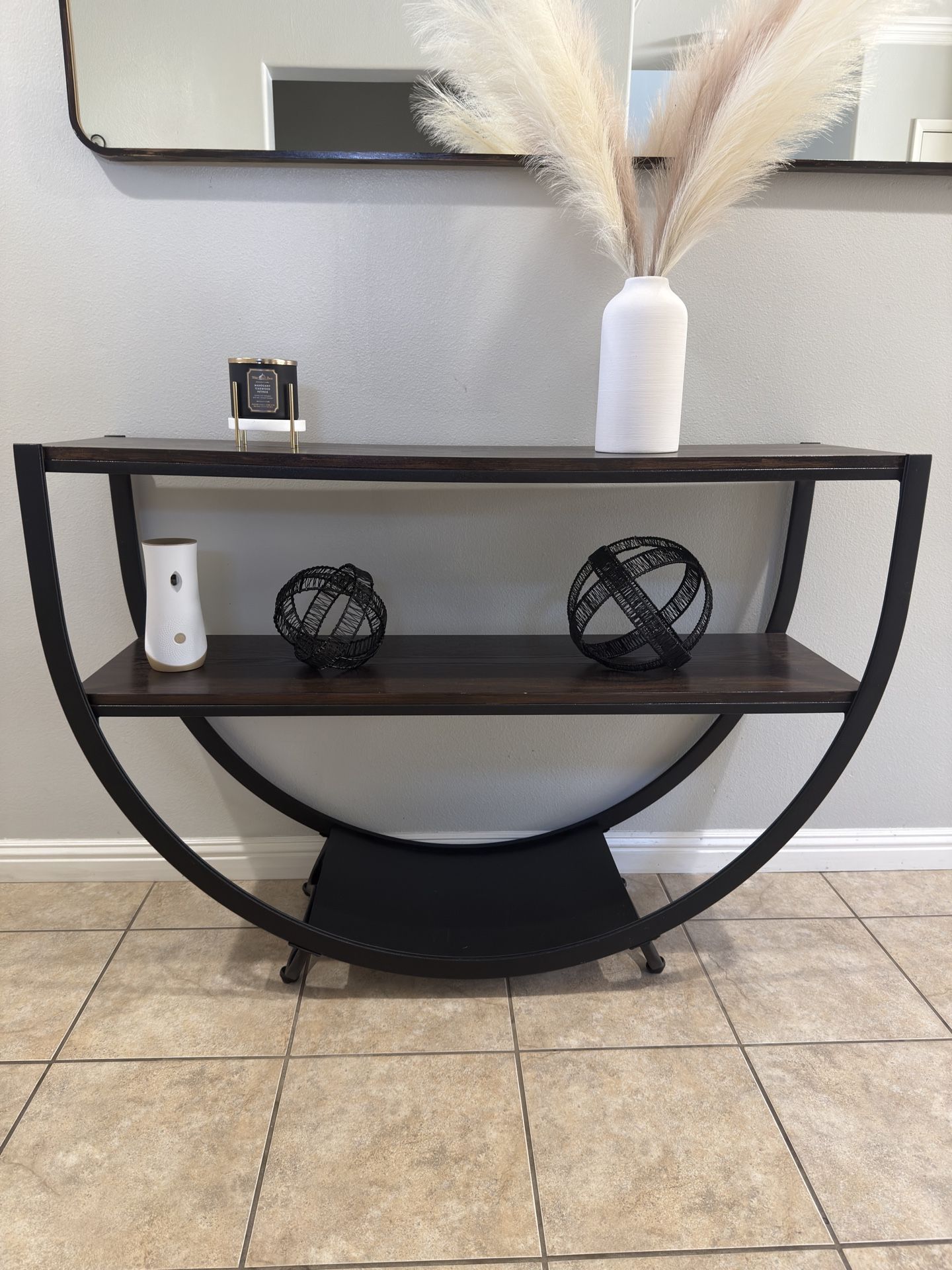  Modern Entryway Table – Excellent Condition
