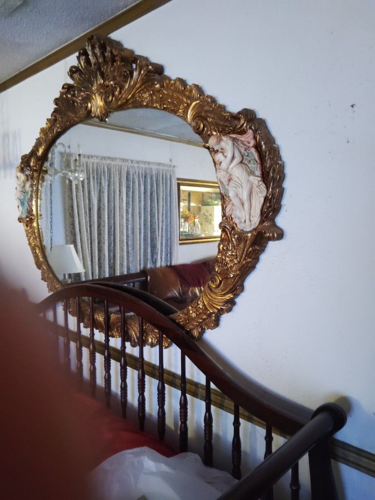 LARGE /HEAVY MIRROR   Been On My Wall  A Good 40 Yrs  Great Condition  OBO