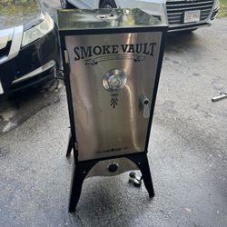 Smoke Vault Propane Smoker / Grill