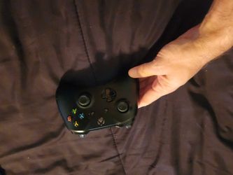 Black Xbox Controller