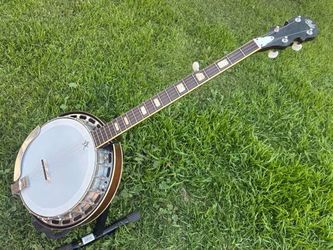 5 string banjo w/hard case