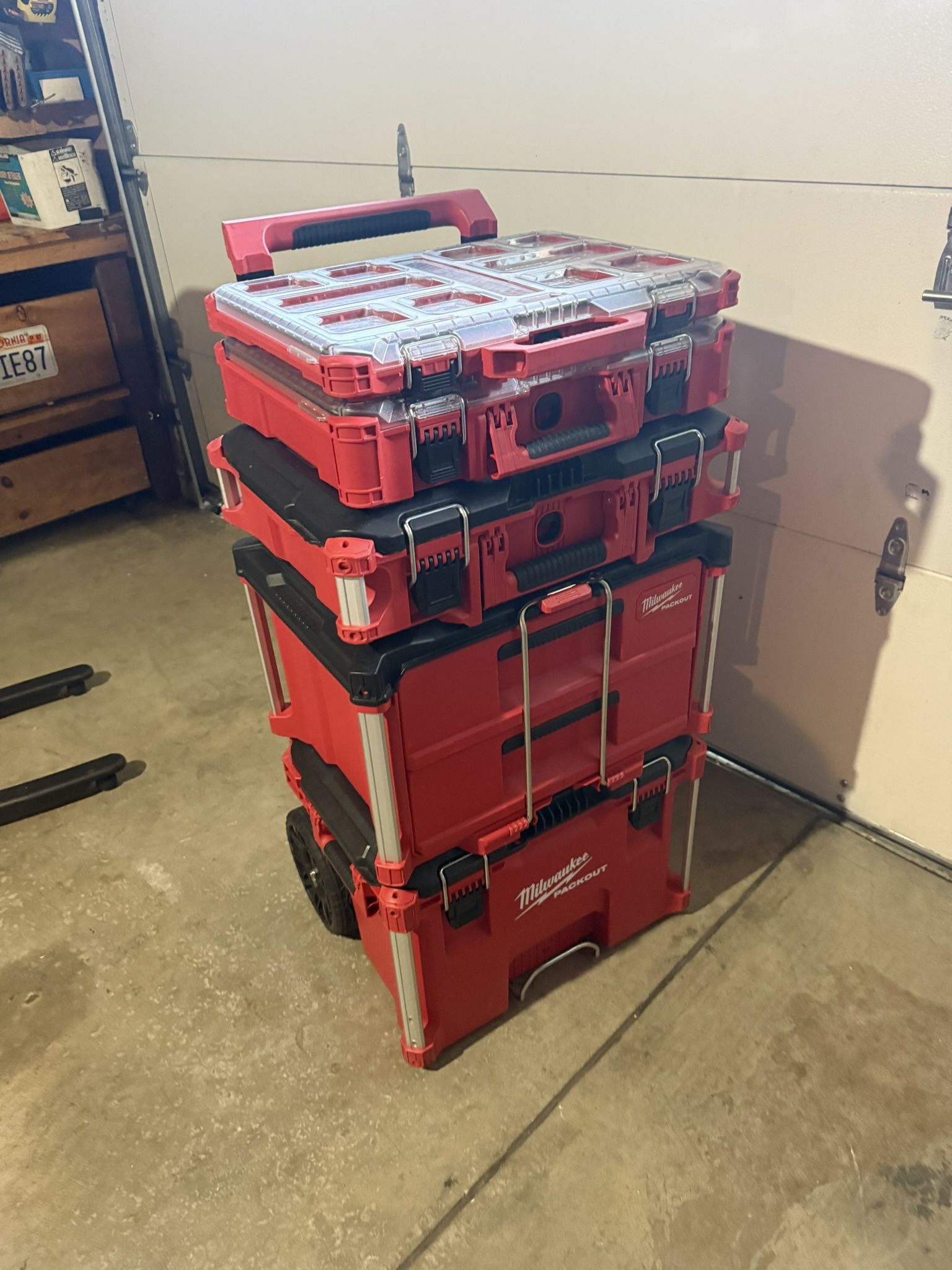 Milwaukee Pack Out Tool Box