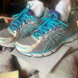 Oasics Woman’s Shoes