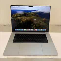 2023 Apple MacBook Pro M2 Pro 12 Core 16GB 512GB 216 Counts Charger Music & Video Software & Charger