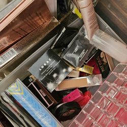 All Brand Name Makeup Over 25 Pieces 