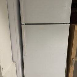 GE Refrigerator