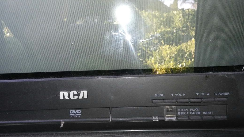 Digital RCA 20" TV/DVD Digital TruFlat TV 20F514TD