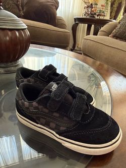 Boys shoes