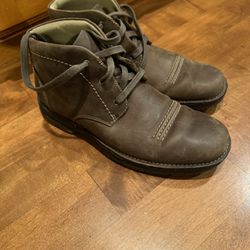 Men’s Clark’s Leather Ankle Boots Shipping Avaialbe 