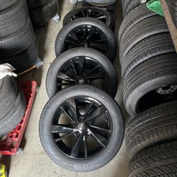 Rims&tires 17” OEM Nissan Altima Gloss Black