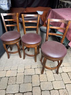 Set of 3 Wood Swivel Bar Stools 23’’ high